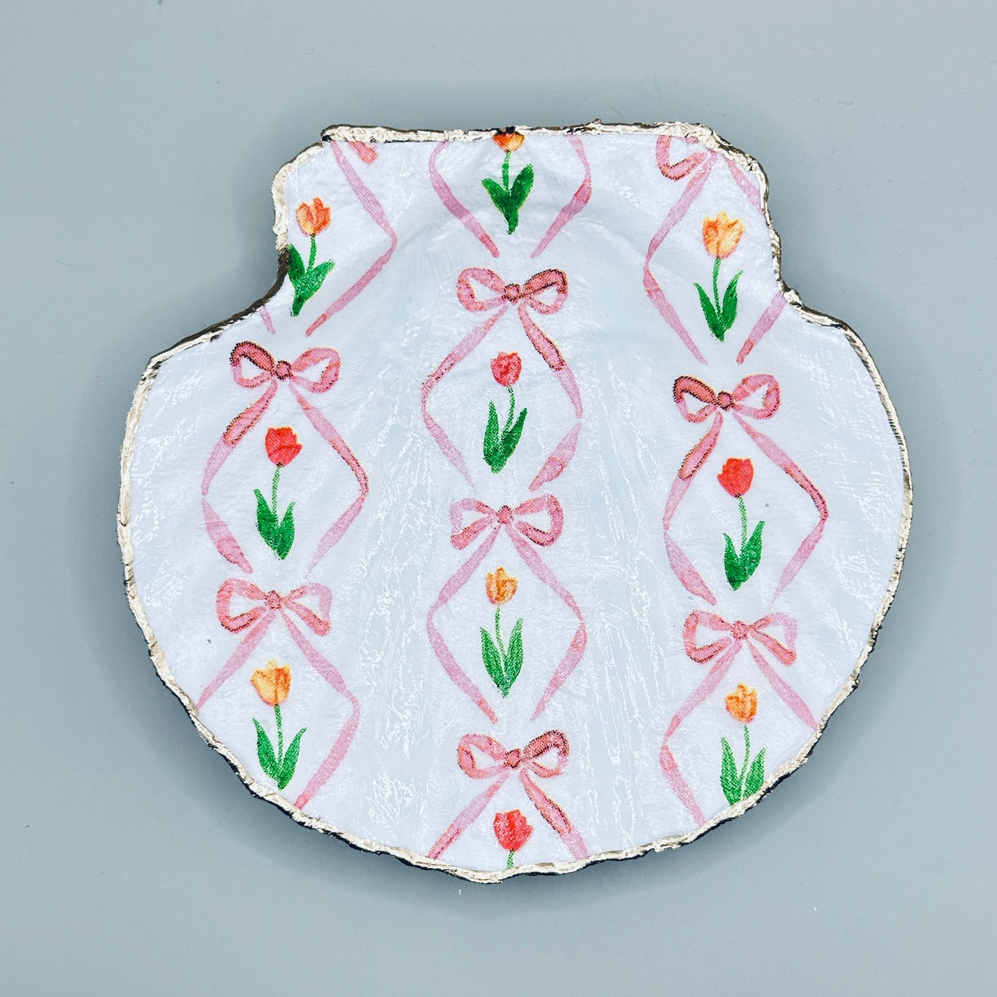 Ribbon & Tulip Clam Shell Jewelry Dish