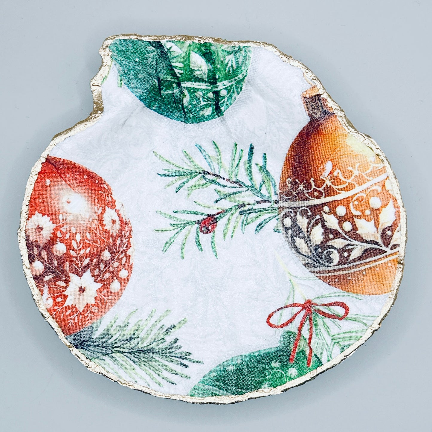 Patterned Ornament & Pine Clam Shell Jewelry Dish