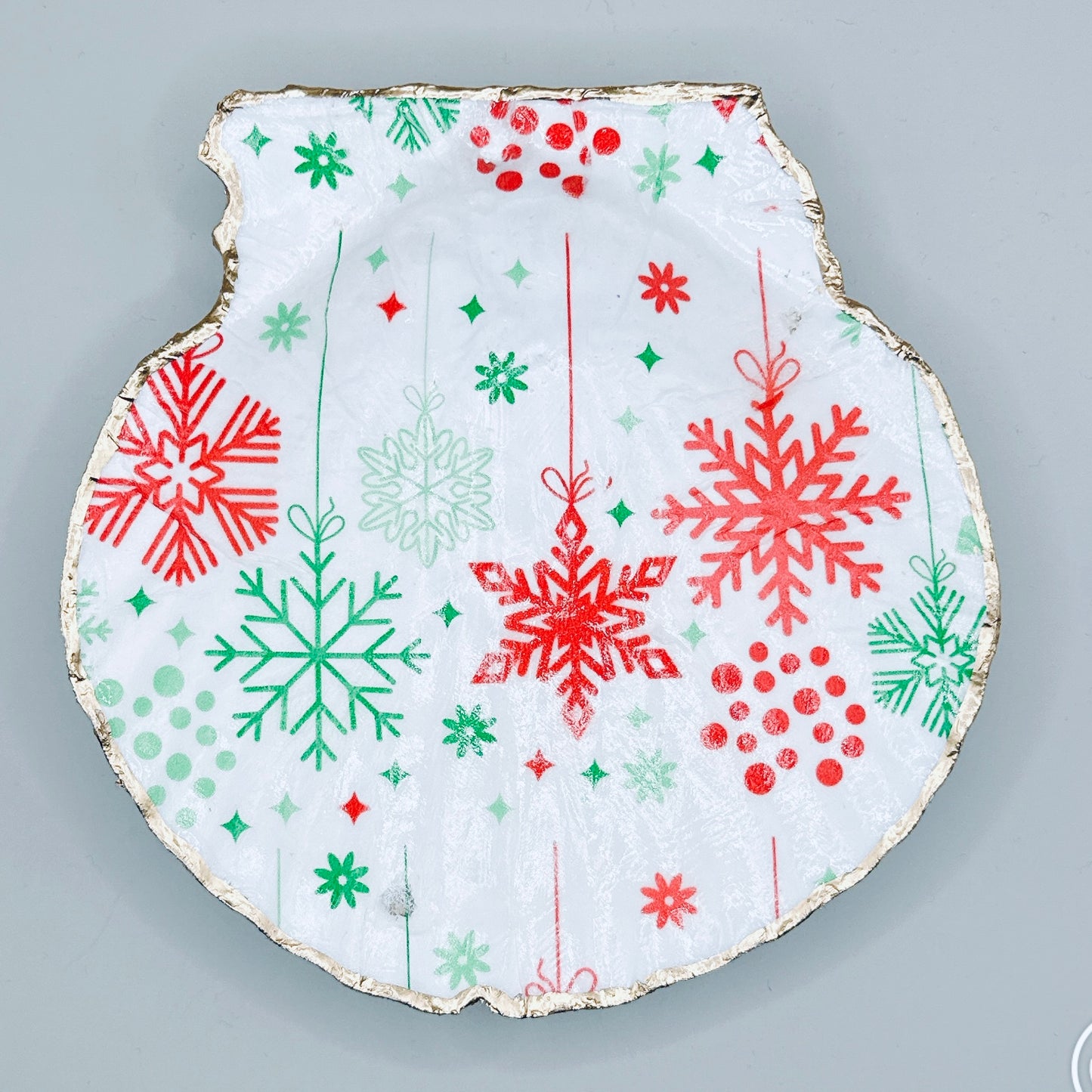 Red & Green Snowflake Clam Shell Jewelry Dish