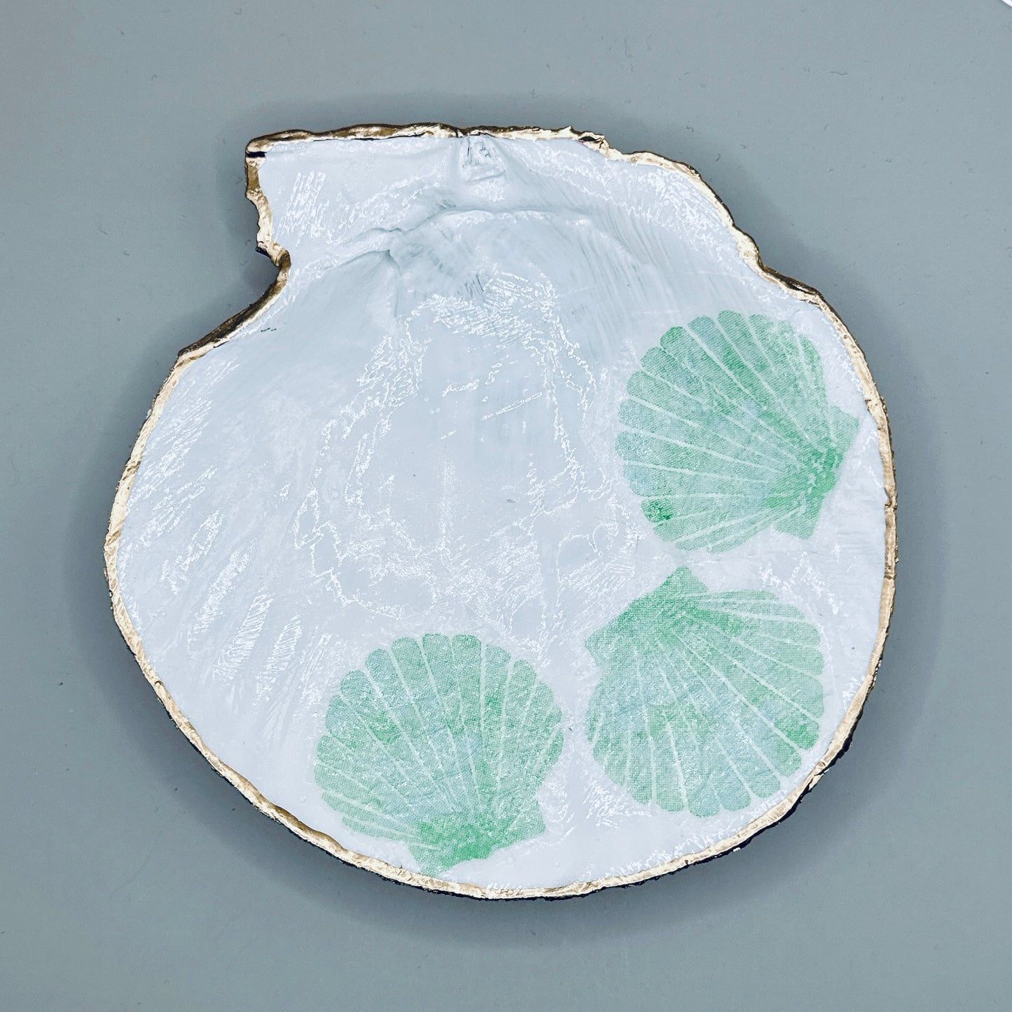 Green Scallop Accent Clam Shell Jewelry Dish
